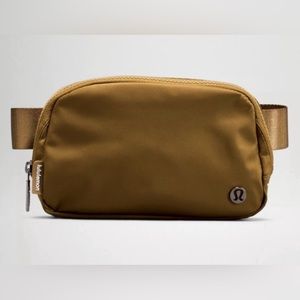 NWT - Lululemon Everywhere Belt Bag 1L, Burnt
Caramel